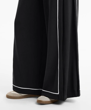 CONTRAST PLEATED TROUSERS WITH SOFT-TOUCH MODAL- Заказать в России