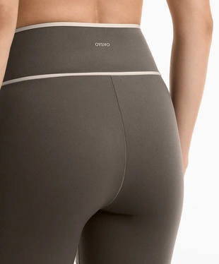 PERFECT-ADAPT CROSSOVER V-CUT WAIST 10CM HOT PANTS- Заказать в России