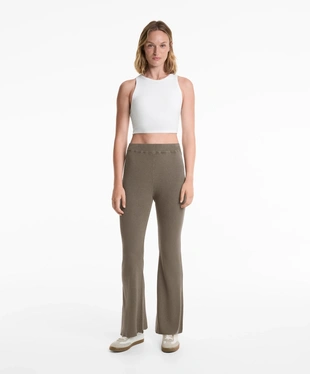 RIB KNIT FLARE TROUSERS- Заказать в России