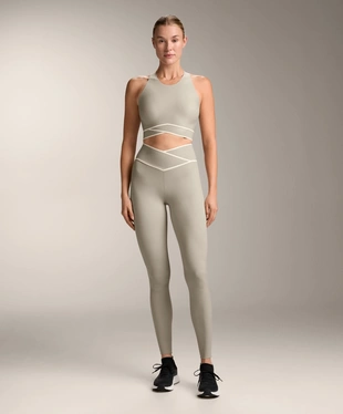 PERFECT-ADAPT CROSSOVER STRAP TANK TOP- Заказать в России