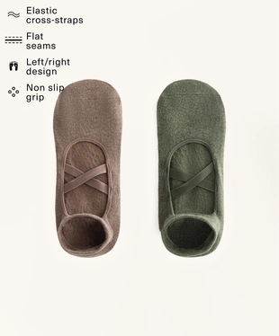 2 PAIRS OF COTTON BLEND YOGA AND PILATES SOCKS WITH CROSSOVER STRAPS- Заказать в России