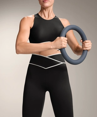 PERFECT-ADAPT ANKLE-LENGTH LEGGINGS WITH CROSSOVER V-CUT WAIST- Заказать в России