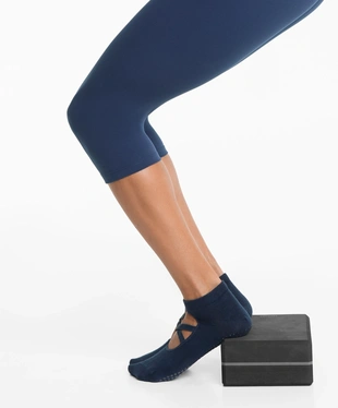 2 PAIRS OF COTTON BLEND YOGA AND PILATES SOCKS WITH CROSSOVER STRAPS- Заказать в России