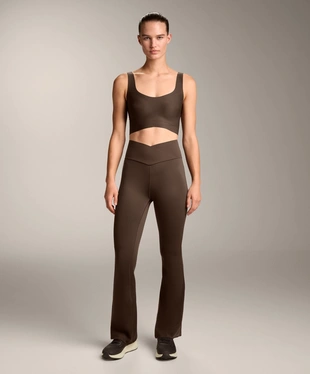 PERFECT-ADAPT CROSSOVER V-WAIST FLARE TROUSERS- Заказать в России