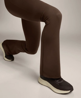 PERFECT-ADAPT CROSSOVER V-WAIST FLARE TROUSERS- Заказать в России