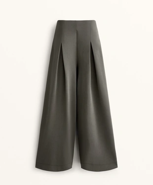 SOFT-TOUCH WIDE-LEG PLEATED TROUSERS WITH MODAL- Заказать в России