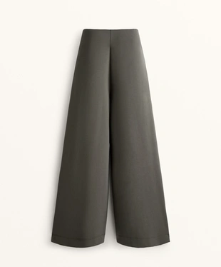 SOFT-TOUCH WIDE-LEG PLEATED TROUSERS WITH MODAL- Заказать в России