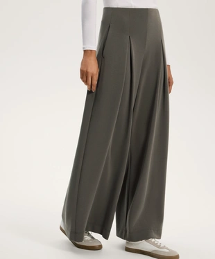 SOFT-TOUCH WIDE-LEG PLEATED TROUSERS WITH MODAL- Заказать в России