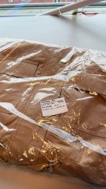 Zara КУРТКА С КАПЮШОНОМ И МНОЖЕСТВОМ КАРМАНОВ camel | 8372/283/704