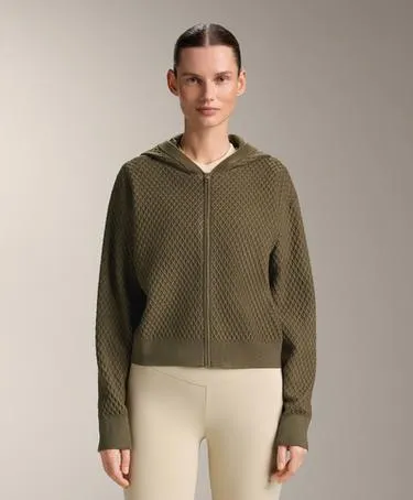 Вязаная куртка с капюшоном