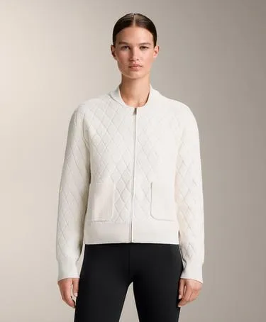 Вязаная куртка с ромбовидной структурой