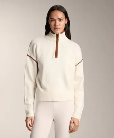 Свитер с высоким воротником и контрастными деталями- Заказать в России