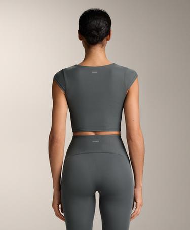 OYSHO Майка с коротким рукавом из ребристого трикотажа COMFORTLUX