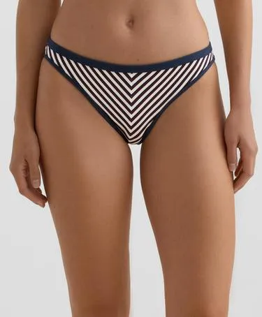 Классические плавки бикини в рельефную полоску с окантовкой- Заказать в России