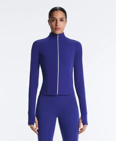 Легкая теплая высокотехнологичная куртка