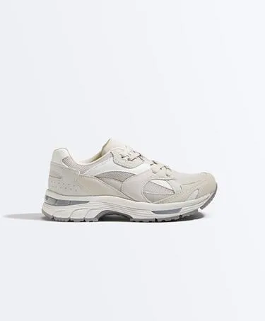 Беговые кроссовки