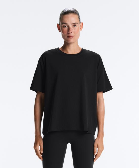 Объемная футболка из хлопкового смесового трикотажа с коротким рукавом- Заказать в России