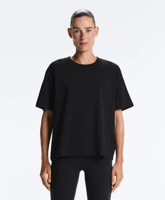 Объемная футболка из хлопкового смесового трикотажа с коротким рукавом- Заказать в России