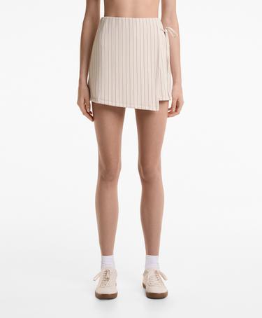 OYSHO Шорты с завязками из мягкой ткани с модалом купить с доставкой.