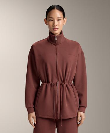 OYSHO Длинная куртка с регулируемой талией купить с доставкой.