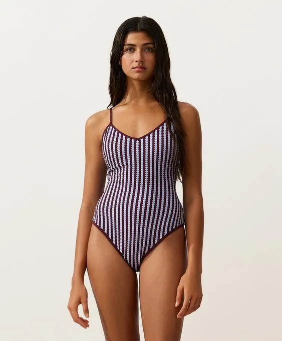 Купальник из рельефной ткани в полоску- Заказать в России