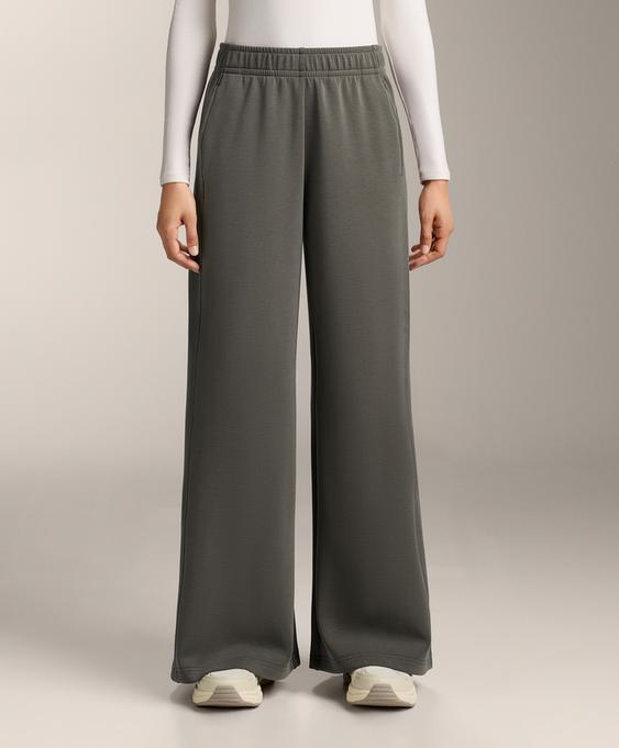 OYSHO Широкие прямые брюки в рубчик с модалом и начесом купить с доставкой.