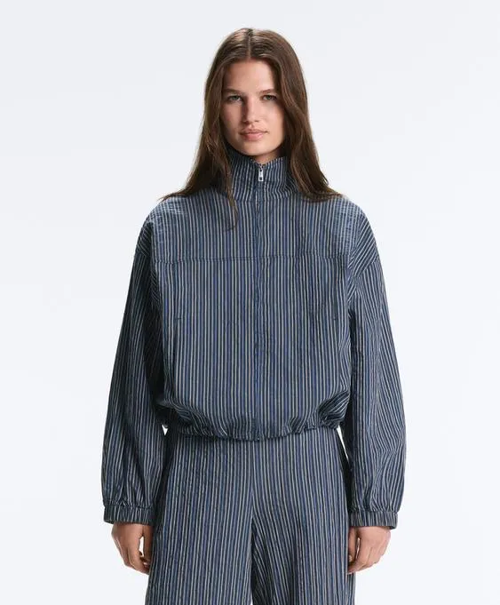 Куртка-бомбер с принтом в полоску- Заказать в России