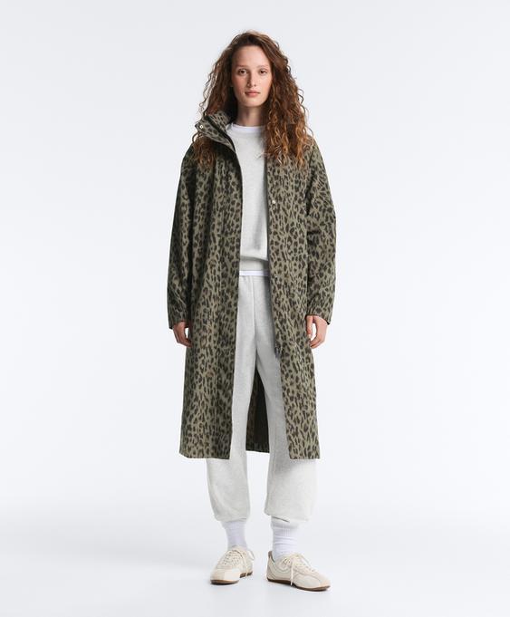 OYSHO Удлиненный ультралегкий плащ с водонепроницаемостью 10 000 мм