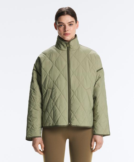 OYSHO Водоотталкивающая стеганая куртка FELLEX® с AEROGEL купить с доставкой.