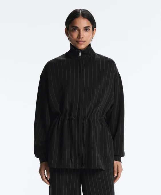 Длинная куртка в полоску с воротником-стойкой и модалом- Заказать в России