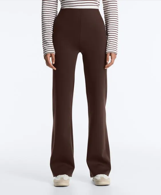 Расклешенные брюки с высокой посадкой и эффектом неопрена- Заказать в России