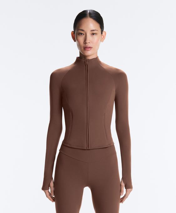 OYSHO Легкая и теплая высокотехнологичная куртка купить с доставкой.