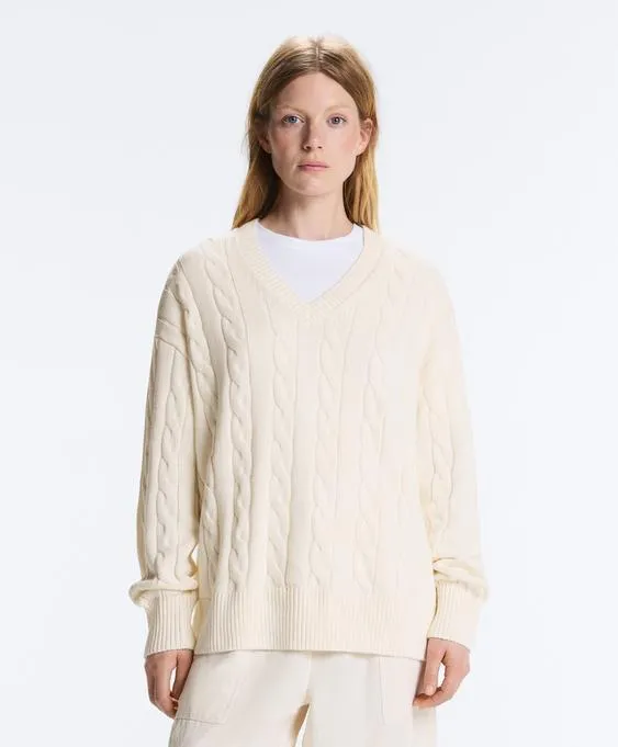 Свитер с V-образным вырезом и узором «косы» из 100% хлопка- Заказать в России