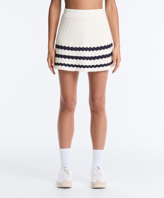 OYSHO Короткая вязаная юбка «волна»