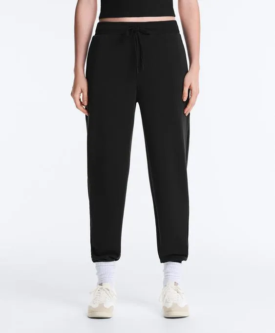 Зауженные брюки Jogger из мягкого модала в рубчик- Заказать в России