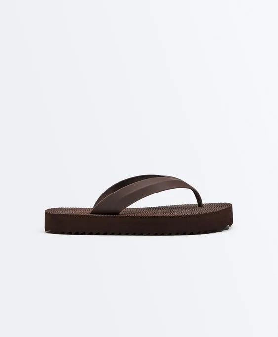 Textured platform beach sandals- Заказать в России