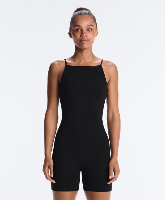 OYSHO Короткий комбинезон EVERMOVE с вырезом-лодочкой