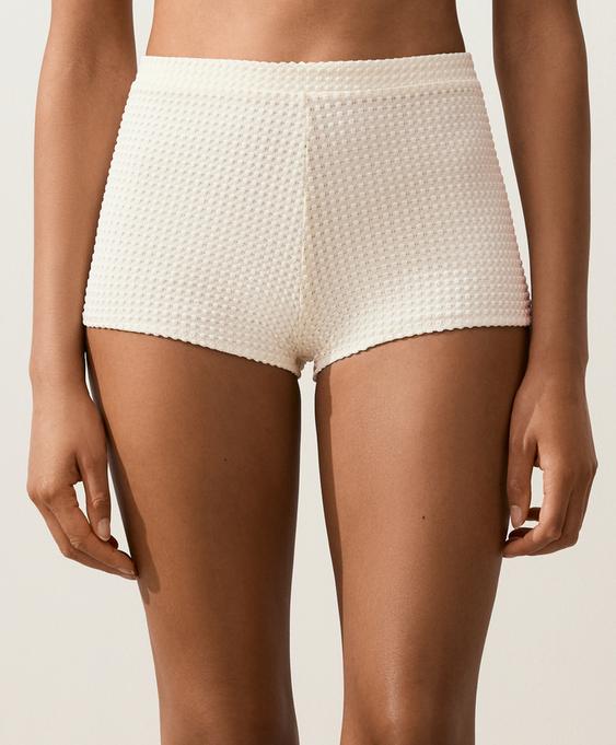 OYSHO Шорты-плавки бикини из кроше с пузырьками купить с доставкой.