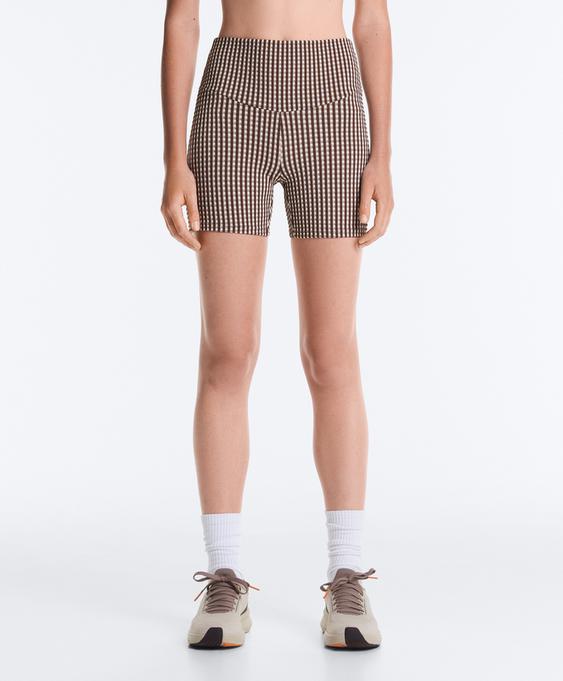 OYSHO Велосипедки HOT PANTS COMFORTLUX виши, 10 см