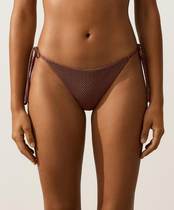 OYSHO BIQUíNI DE TANGA COM LAçOS GEOMéTRICO