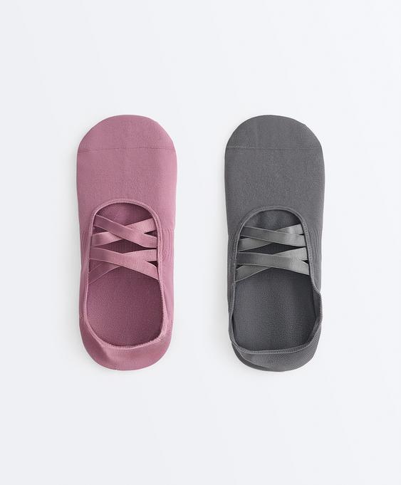 OYSHO 2 PAIRS OF INVISIBLE POLYAMIDE BLEND YOGA AND PILATES SOCKS WITH DOUBLE STRAPS купить с доставкой.
