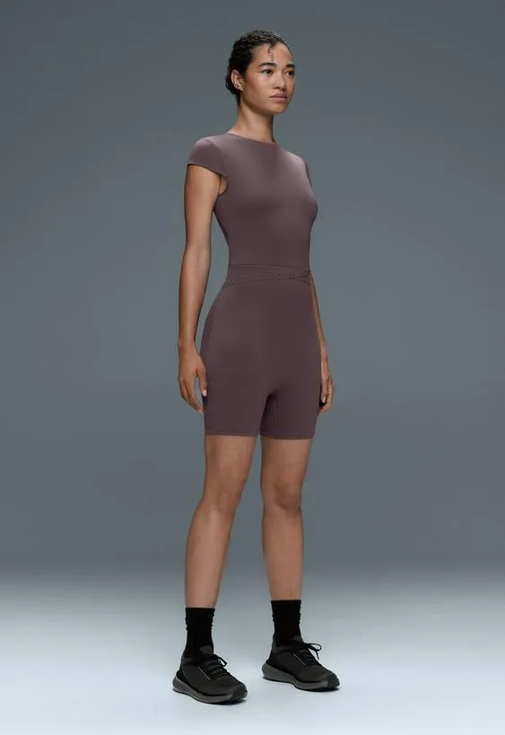 Perfect-adapt short-sleeved playsuit
