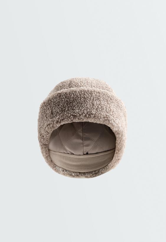 OYSHO Шапка из искусственной овчины с отворотом