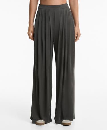 Объемные широкие брюки из струящегося смесового модала- Заказать в России