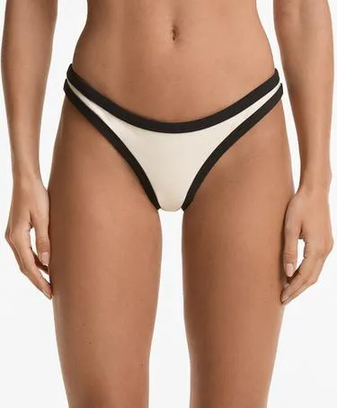 Полуоткрытые плавки бикини с контрастной окантовкой