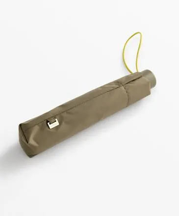 LIGHTWEIGHT UMBRELLA