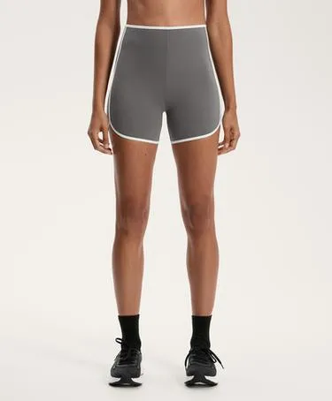 Компрессионные короткие шорты в ретро стиле с высокой посадкой 10 см