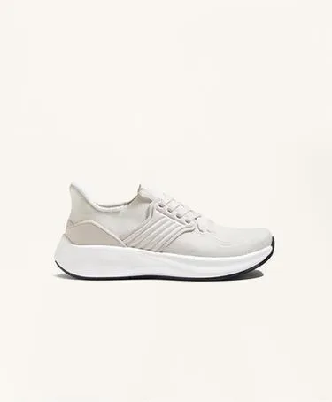 Универсальные кроссовки для разнообразных активностей- Заказать в России