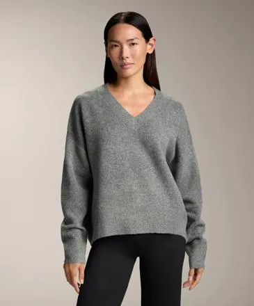 SOFT KNIT V-NECK JUMPER