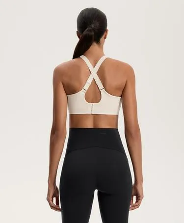 Спортивный топ с перекрещивающейся спинкой и поддержкой